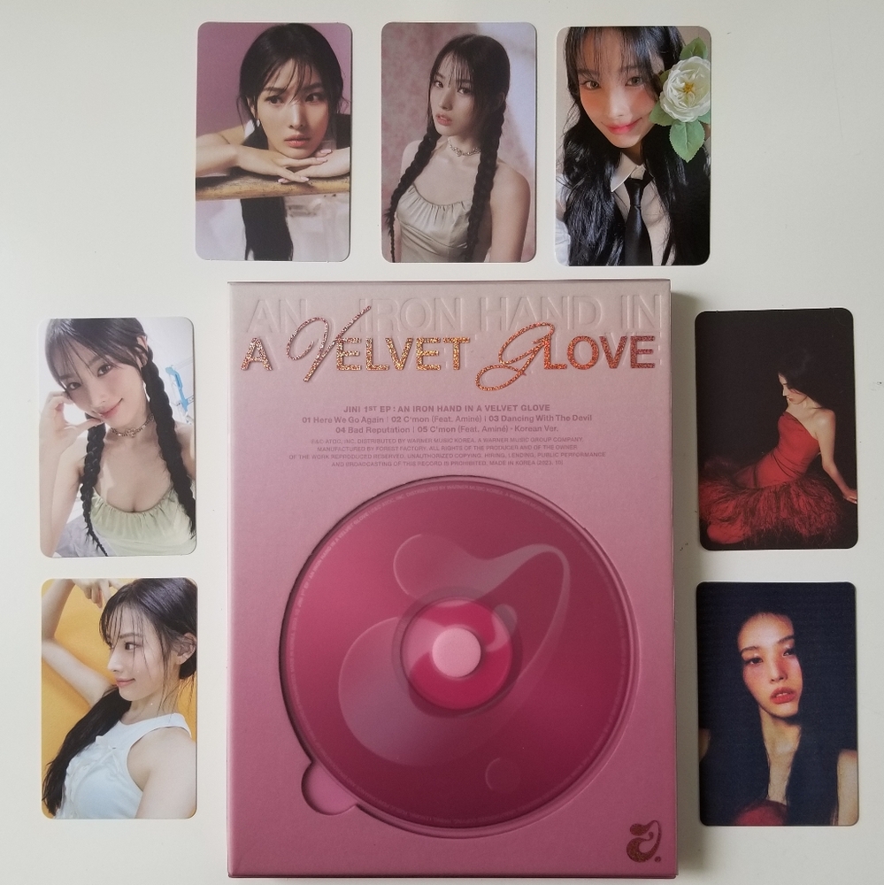 Jini's 1st Mini Album, "An Iron Hand in A Velvet Glove" (Velvet vers)